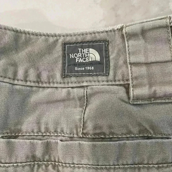The North Face Shorts Gray Chino Hiking Outdoor Bermuda Slash Pocket Women’s 10 - Picture 6 of 6